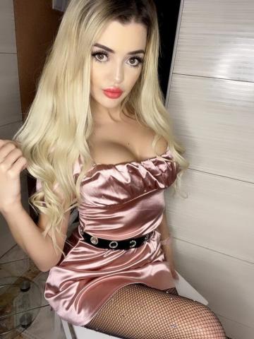 Лена Горячая Горничная фото 2